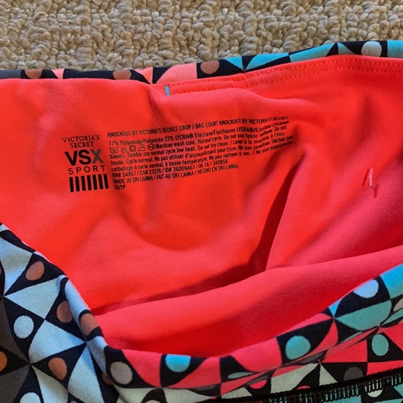 Victoria Secret workout leggings - Picture 2 of 4